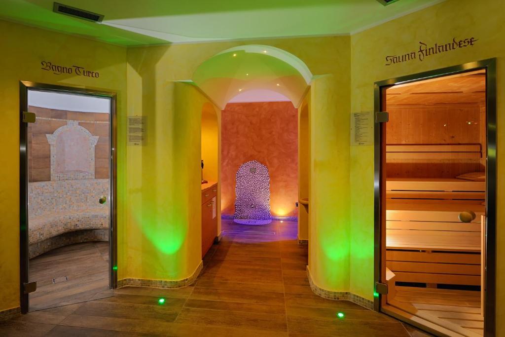 Boutique Hotel Diana Madonna Exterior foto